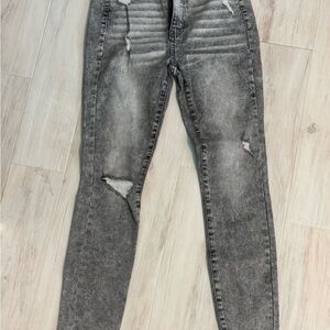 SO Distressed Gray Denim Jeggings